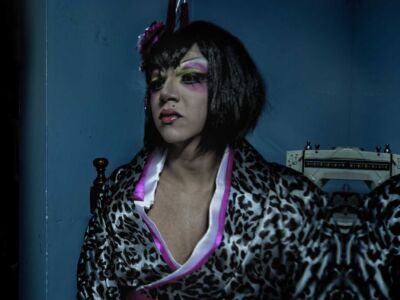 Exploración entre la persona y el persona de los Drag Queen en Quito, Ecuador.
Documental fotográfico desarrollado del 2009 al 2016 por Gato Villegas S